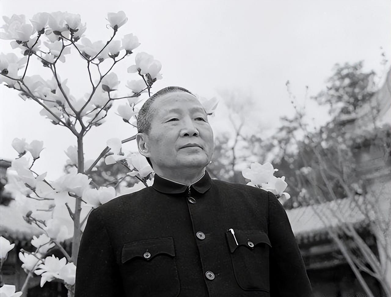 飞夺泸定桥的故事简介(飞夺泸定桥的详细经过)